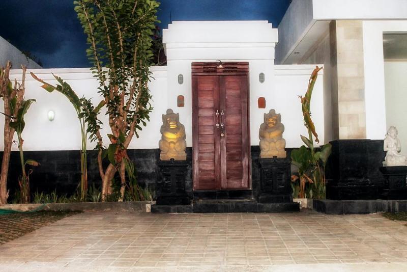 Anggie Stay Kerobokan  Exterior photo